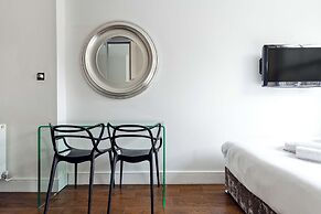 London Collection Golden Square