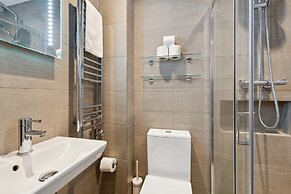 London Collection Golden Square