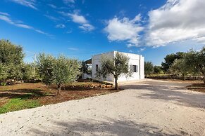 3686 Villa de Bellis by Perle di Puglia