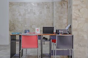 OYO Life 90035 Merci Club