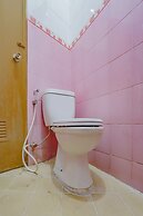 OYO Life 90035 Merci Club