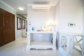 Karyo Villa,- 4bd, 3min On Foot From The Beach!