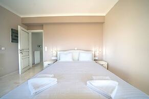 Karyo Villa,- 4bd, 3min On Foot From The Beach!