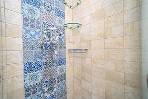 Karyo Villa,- 4bd, 3min On Foot From The Beach!