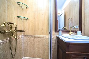 Karyo Villa,- 4bd, 3min On Foot From The Beach!