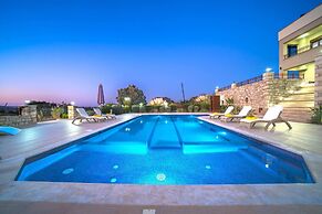 Karyo Villa,- 4bd, 3min On Foot From The Beach!