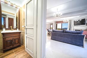 Karyo Villa,- 4bd, 3min On Foot From The Beach!