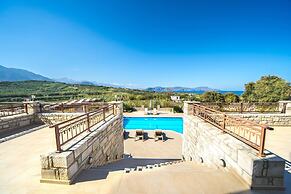 Karyo Villa,- 4bd, 3min On Foot From The Beach!