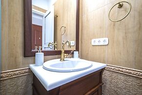 Karyo Villa,- 4bd, 3min On Foot From The Beach!