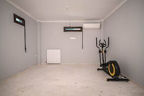 Karyo Villa,- 4bd, 3min On Foot From The Beach!