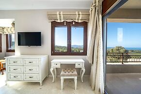 Karyo Villa,- 4bd, 3min On Foot From The Beach!