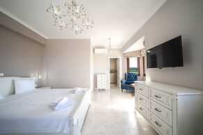 Karyo Villa,- 4bd, 3min On Foot From The Beach!