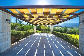 Karyo Villa,- 4bd, 3min On Foot From The Beach!