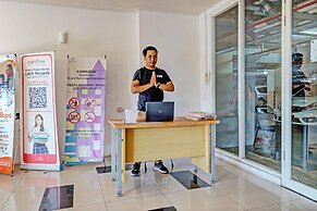 OYO Life 93170 Apartement Gateway Cicadas By Mr Pro