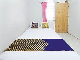 OYO Life 92960 Rumah Kos Kita