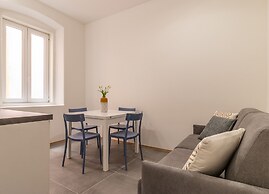 Ghiberti - Grey and Blue