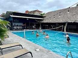 Republik Hotel, Bistro and Disco on Site