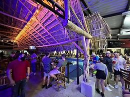 Republik Hotel, Bistro and Disco on Site