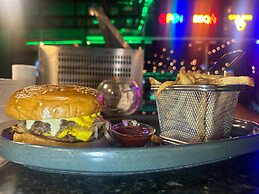 Republik Hotel, Bistro and Disco on Site