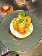 Republik Hotel, Bistro and Disco on Site