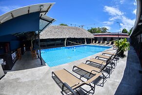 Republik Hotel, Bistro and Disco on Site