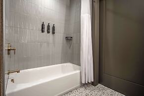 Hotel Nickel Plate Fishers, Tapestry Collection By Hilton