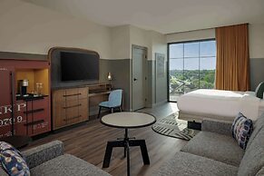 Hotel Nickel Plate Fishers, Tapestry Collection By Hilton