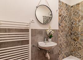 Ghiberti Apartments - Persian Blue