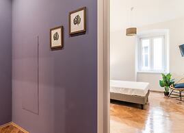 Ghiberti Apartments - Persian Blue