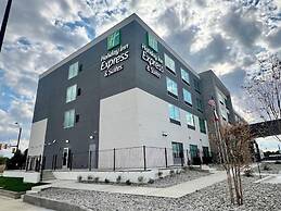 Holiday Inn Express and Suites Haltom City Ft Worth by IHG