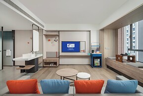 Holiday Inn Express Xi An Aerospace Town by IHG