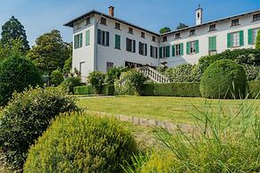 Villa Cardinal Ciceri - Glicine Apartment