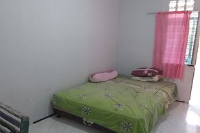 OYO Life 93259 Kos Kurnia