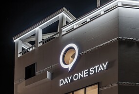 DAYONESTAY