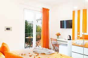 Summer Colors rooms & apartments