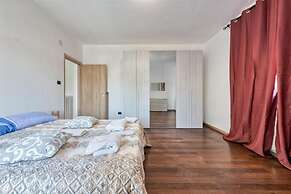 Venice H&S APT Private Room With AC