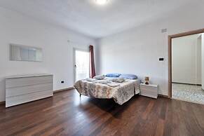 Venice H&S APT Private Room With AC