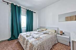 Venice H&S APT Private Room With AC