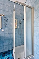 Venice H&S APT Private Room With AC