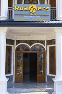 Roamers Inn - Hostel