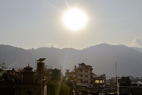 Roamers Inn - Hostel