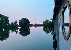 Time out on the Havel - Houseboat