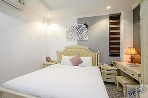 Luxe Paradise Suites Dich Vong Hau