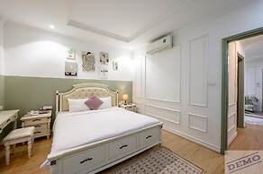 Luxe Paradise Suites Dich Vong Hau