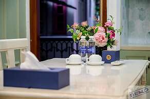 Luxe Paradise Suites Dich Vong Hau