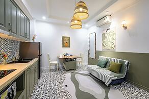 Luxe Paradise Suites Dich Vong Hau