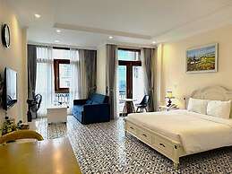 Luxe Paradise Suites Dich Vong Hau