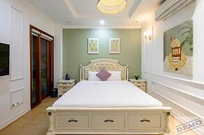 Luxe Paradise Suites Dich Vong Hau