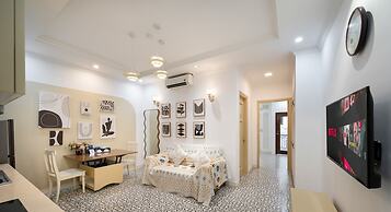 Luxe Paradise Suites Dich Vong Hau