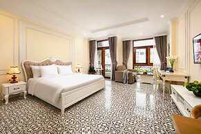 Luxe Paradise Suites Dich Vong Hau